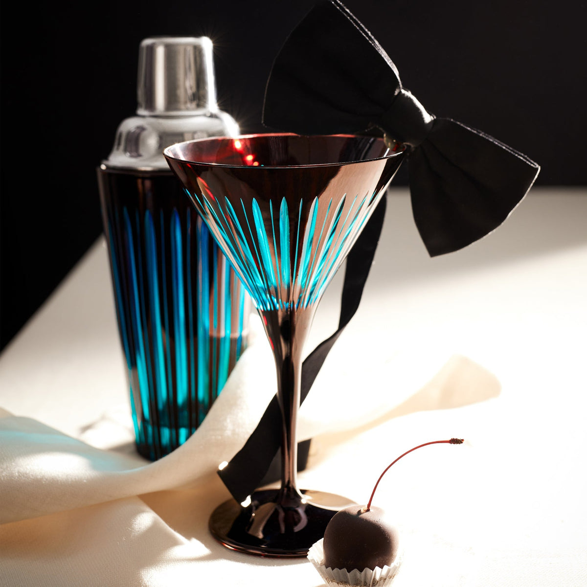 Glassware & Bar