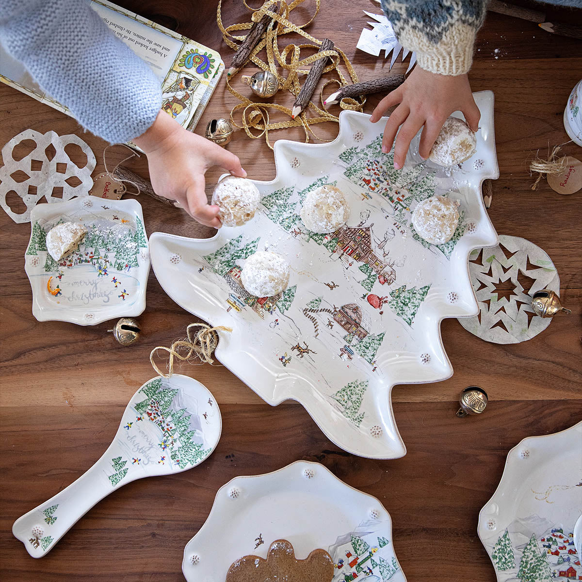 Berry & Thread North Pole 15" Tree Platter