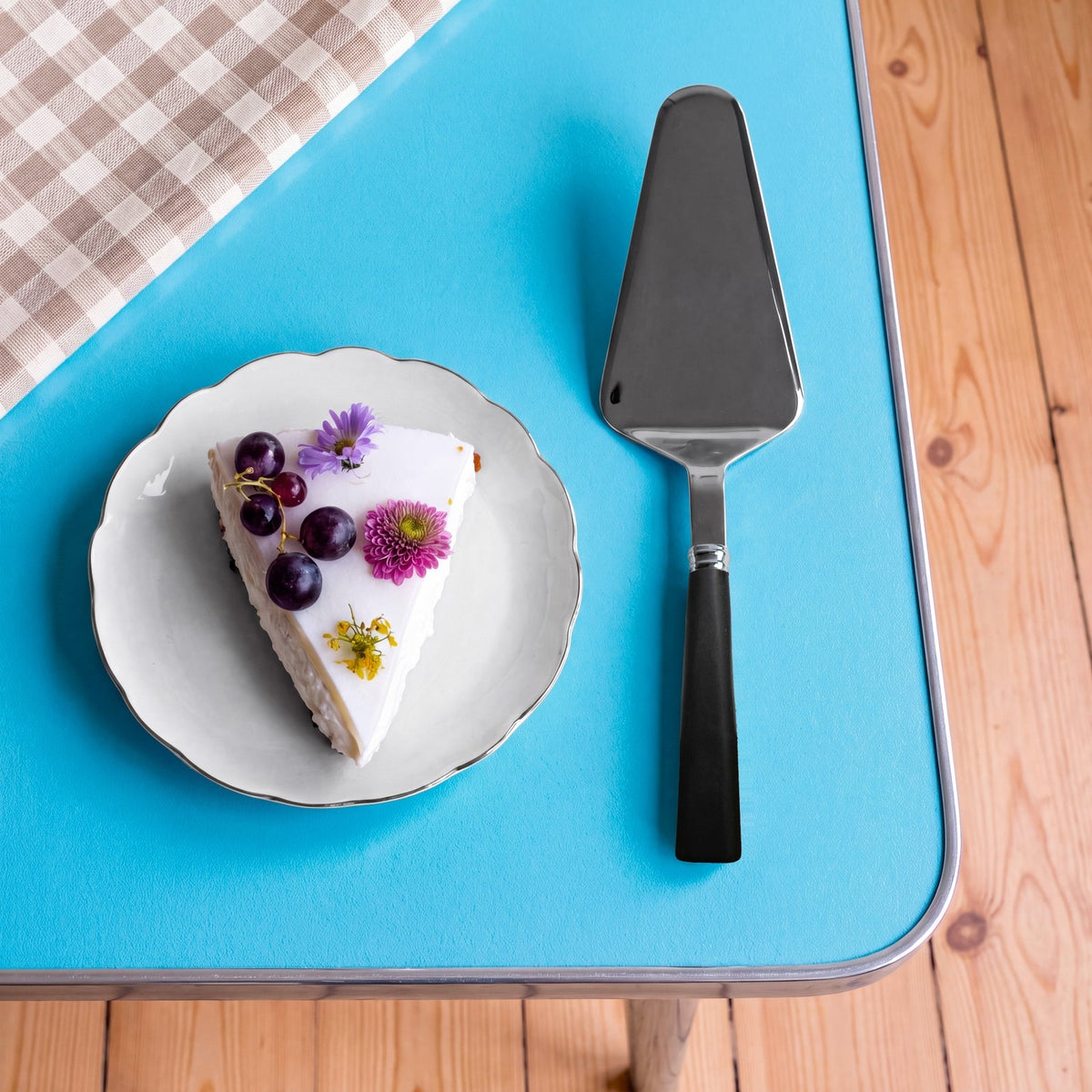 Tart Server Nature Black Press Wood