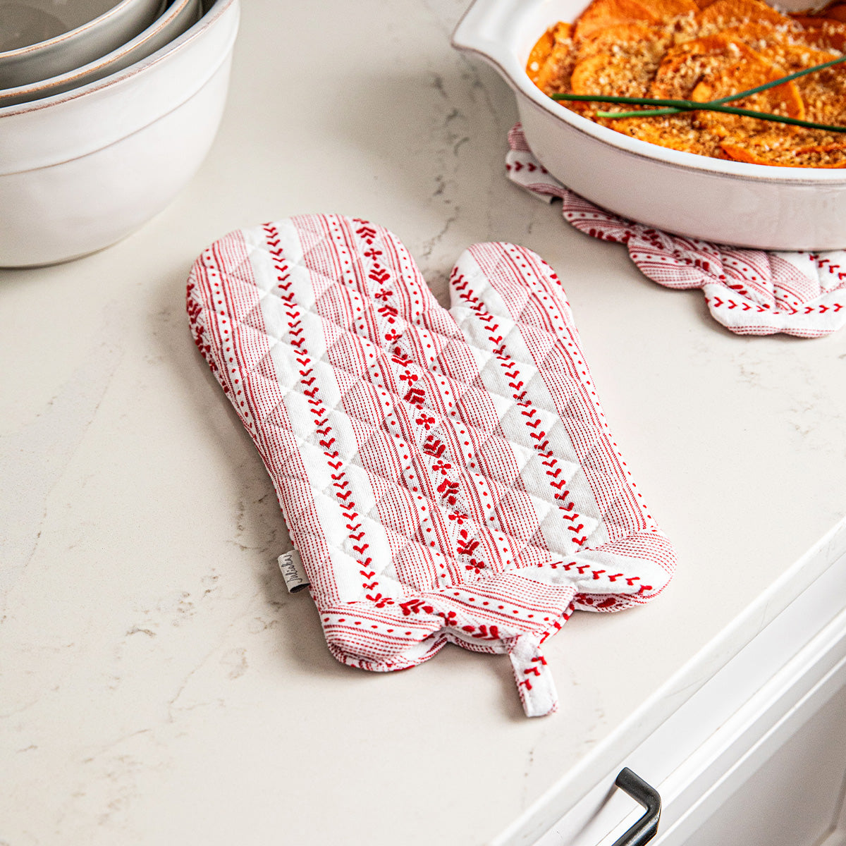 Villa Stripe Oven Mitt and Pot Holder Set of 2