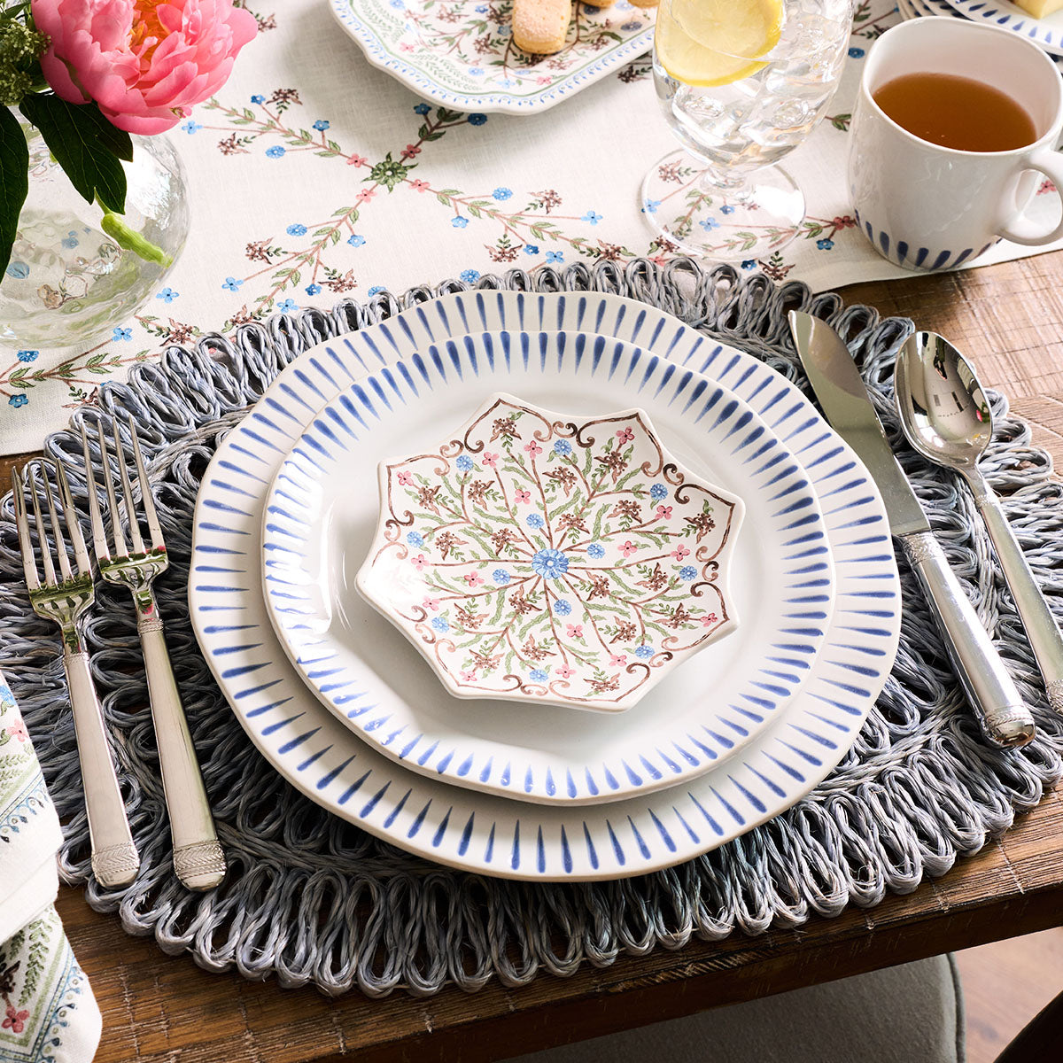 Villa Seville Scalloped Side/Cocktail Plate Set of 4