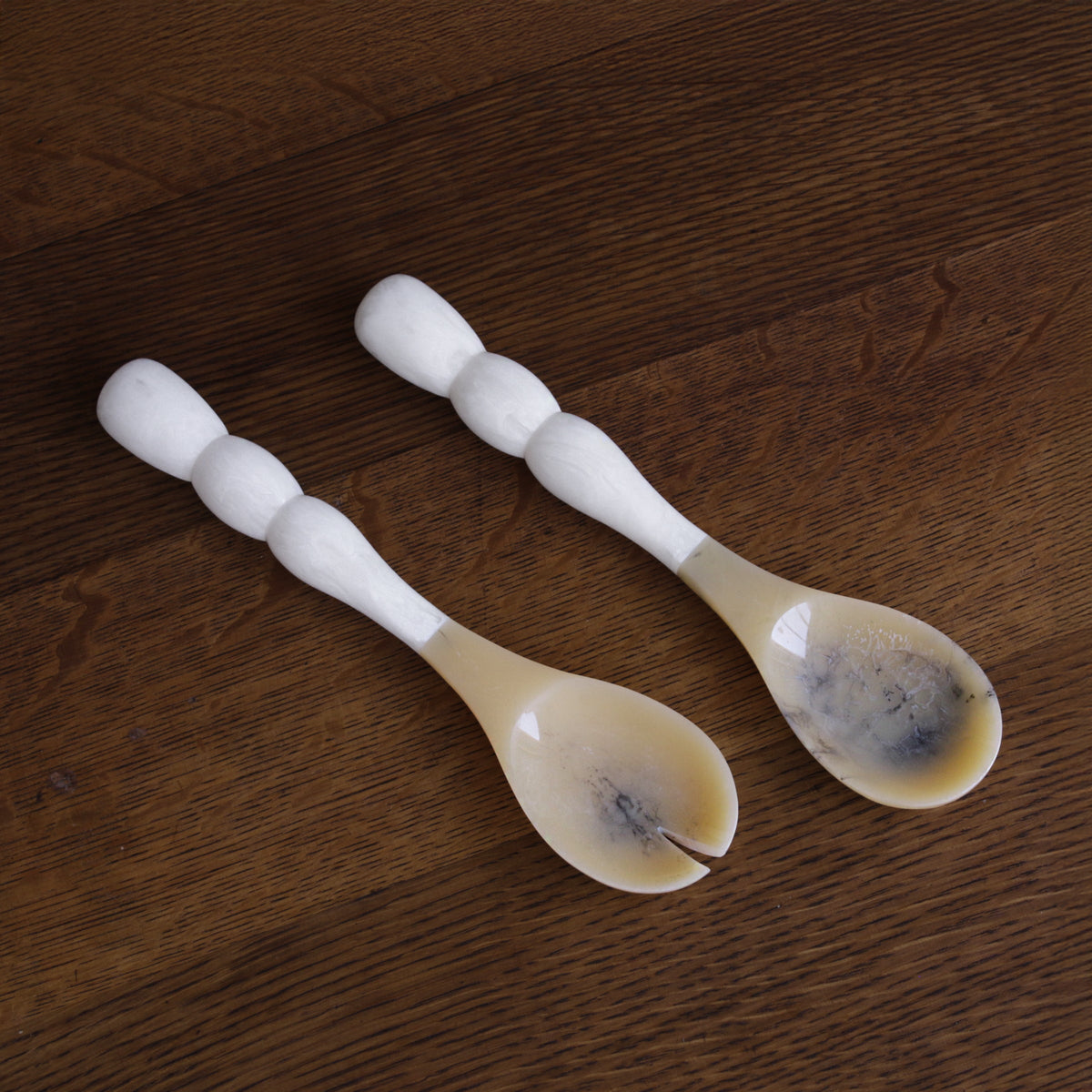 Resin Rio Bubble Salad Servers in White
