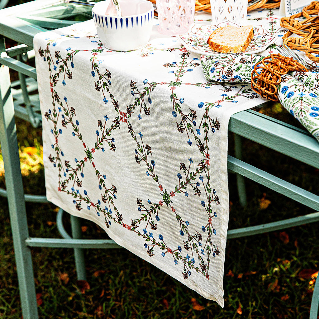 Villa Seville 18" x 90" Table Runner