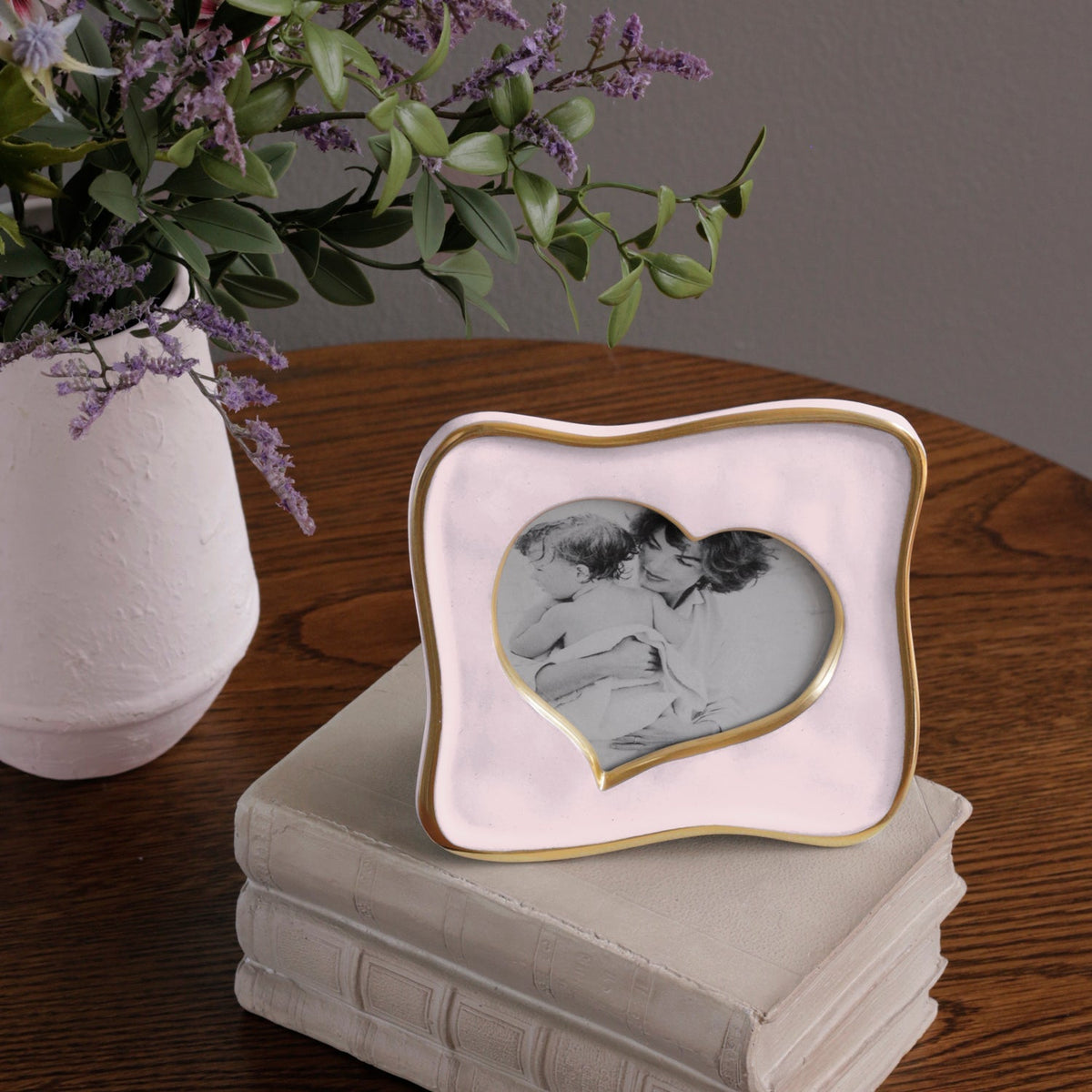 Frame Encanto Curved Heart 5x5 Camellia
