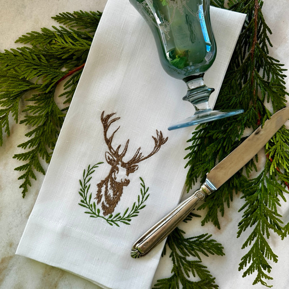 Laurel Wreath Stag Towel White