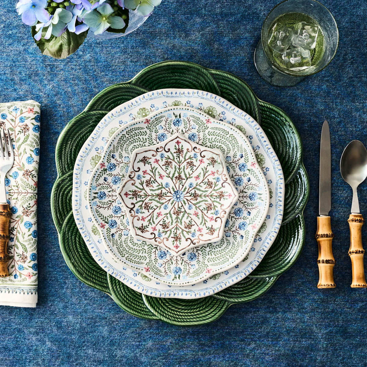 Villa Seville Scalloped Side/Cocktail Plate Set of 4