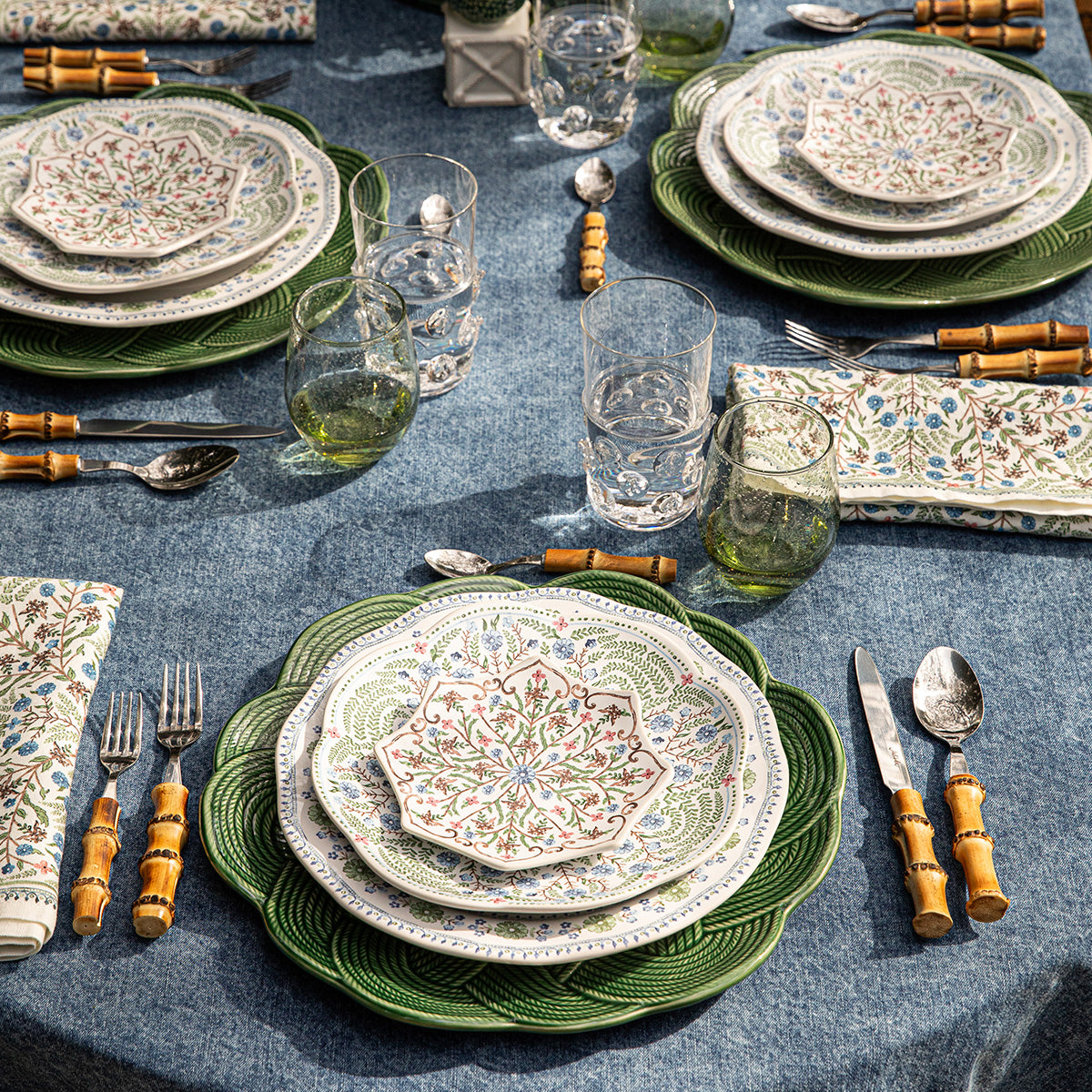 Villa Seville Scalloped Side/Cocktail Plate Set of 4