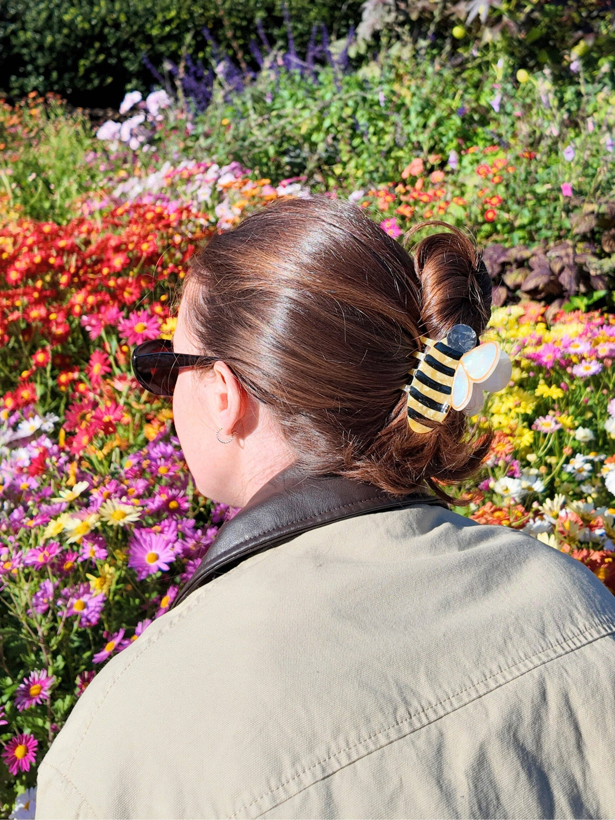 Bee Claw Hair Clip