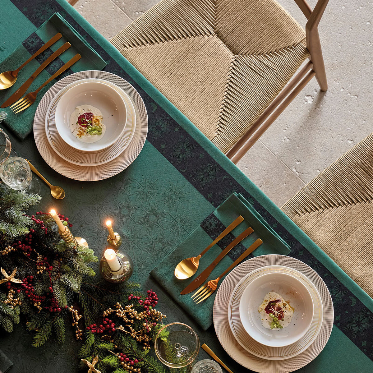 Sous les étoiles Green Tablecloth